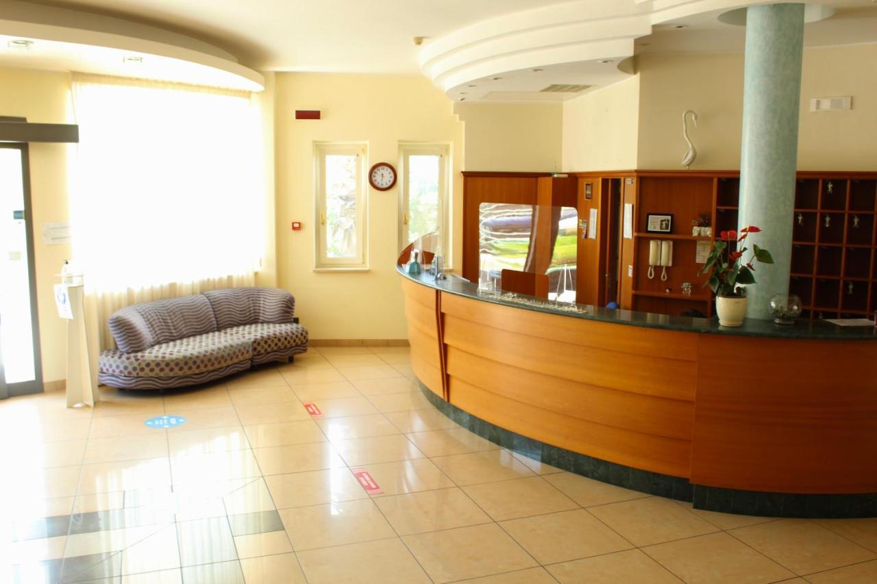 Hotel Mille Pini Marina di Ginosa Exterior foto